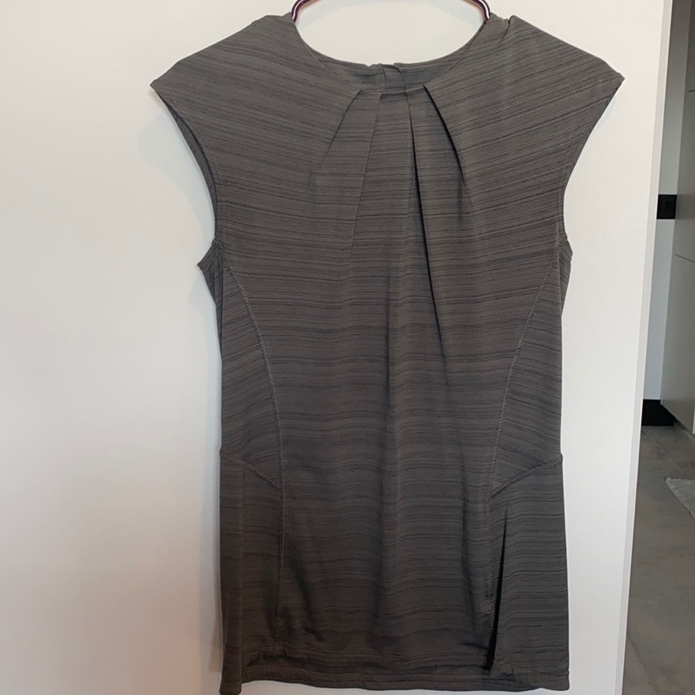 Athleta top. Sz Small tall